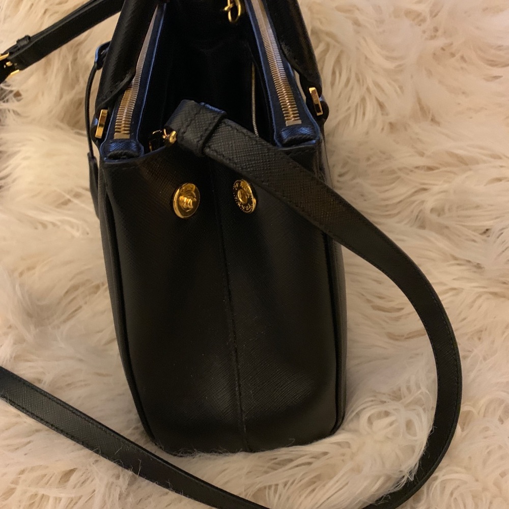 Saffiano Medium Prada Purse in Black - Picture 2 of 7